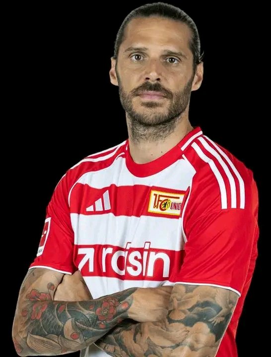 SENSATIONS- DEAL BEI UNION BERLIN: Kapitän Christopher Trimmel sorgt für eine echte Transfer-Bombe – er unterschreibt einen historischen 50-Millionen-Vertrag mit Nike! Noch nie zuvor hat ein Union-Spieler einen so gigantischen Schuh-Deal erhalten. Mit diesem Mega-Coup schreibt der Kult-Kapitän Vereinsgeschichte und katapultiert die Eisernen in eine völlig neue Dimension. Fans und Experten sind sprachlos – ein Rekord, der ganz Fußball-Deutschland erschüttert! ❤️ Ganze Geschichte jetzt entdecken!