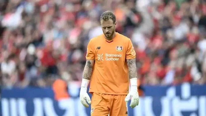 Schock bei Bayer Leverkusen! Torhüter Mark Flekken ist laut neuesten Berichten schwer traumatisiert – belastende Umstände außerhalb des Spielfelds haben den Keeper heftig getroffen. Die Werkself, die sportlich eigentlich im Höhenflug ist, steht plötzlich vor einer emotionalen Zerreißprobe. Trainerteam und Verantwortliche sprechen von größter Unterstützung, doch die Sorge um Flekken überschattet die Euphorie. Fans reagieren geschockt und hoffen auf schnelle Besserung – ein bitterer Rückschlag für Bayer kurz vor der heißen Saisonphase!