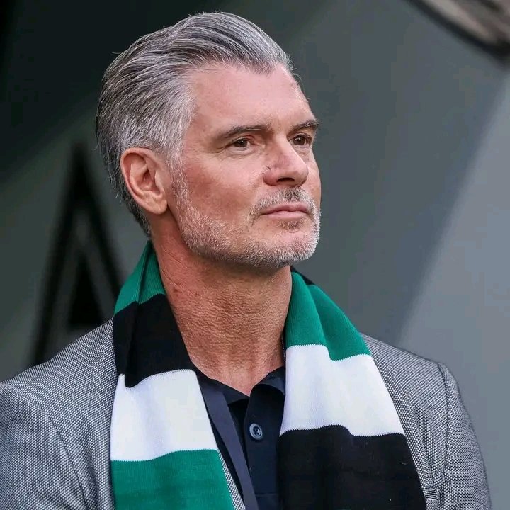 SCHOCKIERENDE NEWS AUS MÖNCHENGLADBACH! Borussia Mönchengladbach-Legende Karlheinz Pflipsen hat offiziell bestätigt, dass er bereit ist für den Job, der seit Wochen für Spekulationen sorgt! Fans und Experten sind völlig aus dem Häuschen, denn der ehemalige Starspieler könnte damit eine Schlüsselrolle im Verein übernehmen – möglicherweise als Trainer, Sportdirektor oder in einer anderen entscheidenden Position. Insider berichten, dass seine Rückkehr den Klub grundlegend verändern könnte. Die Fohlen-Fans stehen Kopf: Wird Pflipsen den Aufstieg und die Renaissance von Borussia Mönchengladbach einläuten? ⚡