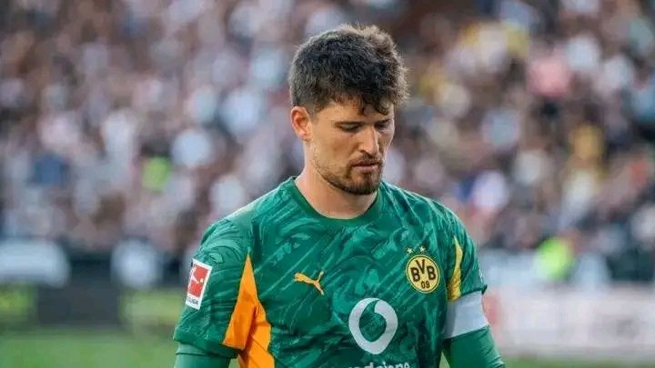 SCHOCK-EXPLOSION BEIM BVB! Ganz Fußball-Deutschland steht unter Schock: Borussia Dortmunds Star-Keeper Gregor Kobel wurde von sämtlichen Wettplattformen gesperrt, nachdem interne Ermittlungen aufgedeckt haben sollen, dass er auf ein eigenes Spiel gewettet hat! Die Enthüllung sorgt für ein Erdbeben in Dortmund – Fans fassungslos, Klub in Aufruhr, DFB startet dringende Untersuchung. Was steckt wirklich hinter dem Wett-Skandal des Jahres? ⚡ ➡️ Alle Augen jetzt auf den BVB – das könnte alles verändern! ⚫