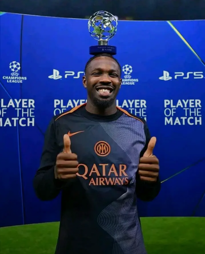 The second matchday of the UEFA Champions League showcased stellar individual performances across Europe’s top clubs. Martin Ødegaard and Erling Haaland stood out for their incredible displays with their teams, while Nicolas Pépé and Nuno Mendes dazzled against Juventus and Barcelona respectively. Other stars like Kylian Mbappé, Victor Osimhen, and Harry Kane also earned Man of the Match honors, highlighting their key roles. From Julián Álvarez to Pierre-Emerick Aubameyang, these players delivered unforgettable moments, making this matchday truly memorable. #UCL #ManOfTheMatch