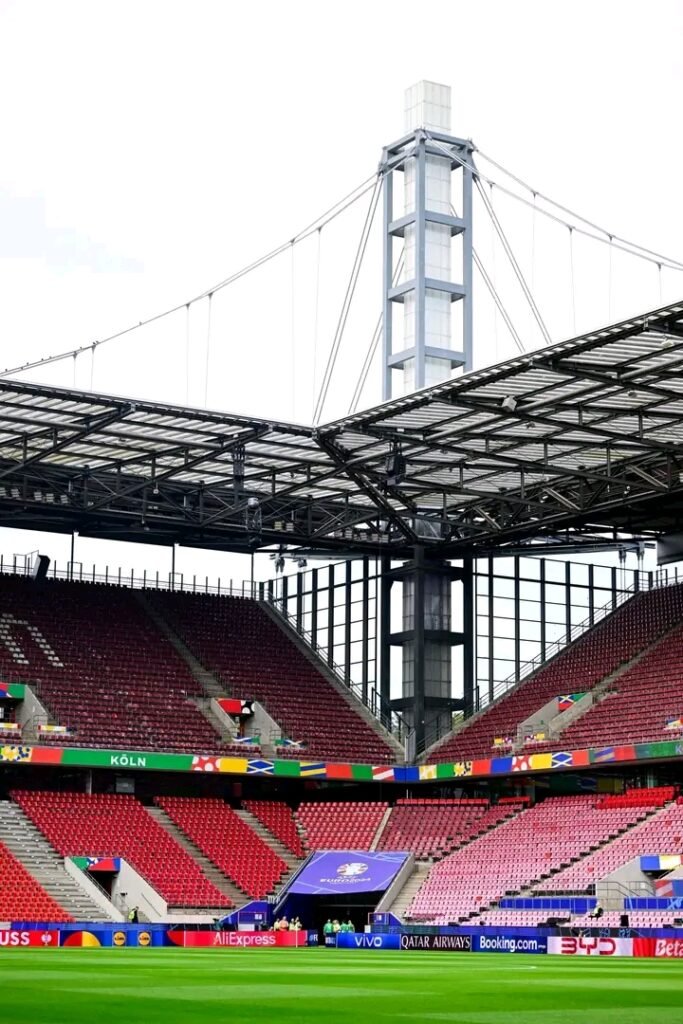 KÖLN ZÜNDET DIE STADION-REVOLUTION! Der 1. FC Köln startet ein 680-MILLIONEN-DOLLAR-GROßPROJEKT, das Deutschland erschüttern wird! ️ Das legendäre RheinEnergieSTADION wird zu einer grünen Hightech-Festung der Zukunft – mit mehr Plätzen, elektrisierender Stimmung, digitaler Power und nachhaltigem Design, das weltweit Maßstäbe setzt. ⚡ Ein mutiges Statement für Fans, Stadt und kommende Generationen: Köln baut nicht nur ein Stadion – Köln baut Geschichte! ❤️ #FCRevolution #Köln680Millionen #NeuesRheinEnergieSTADION