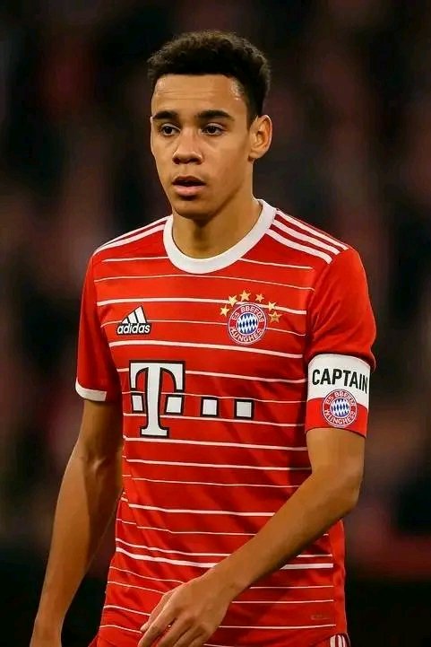 SCHOCKIERENDE WENDE BEI BAYERN! Deutschland steht still: Bayern-München erschüttert die Fußballwelt mit einer sensationellen Neuigkeit – ein Führungswechsel, der alles verändern könnte! Wer wird der neue Kapitän? Welche Botschaft sendet der Rekordmeister? Insider sprechen von einem Schritt, der die Bayern-DNA auf den Kopf stellen könnte. Fans, Spieler und Experten sind in Alarmbereitschaft – niemand weiß, was als Nächstes kommt. Spannung, Überraschung und ein völlig neues Kapitel für den deutschen Fußball beginnen genau jetzt! ⚡