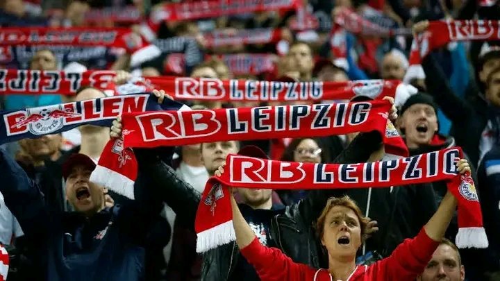 SENSATION IN LEIPZIG! Die IFFS hat entschieden: RB Leipzig hat die besten Fans der Welt! Vom ersten Tag gegen alle Zweifel – heute mit Stolz ganz oben! Die Red Bull Arena lebt, die Stadt bebt, die Fans schreiben….