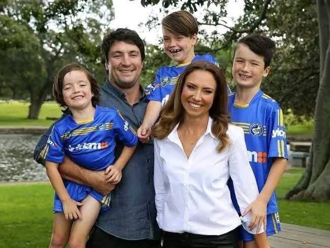 NRL-GEMEINNSCHAFT STÄHT HINTER NATHAN HINDMARSH UND SEINER PARTNERIN BONNIE SCOTT NACH BESORGNISERN DEN NEUEN