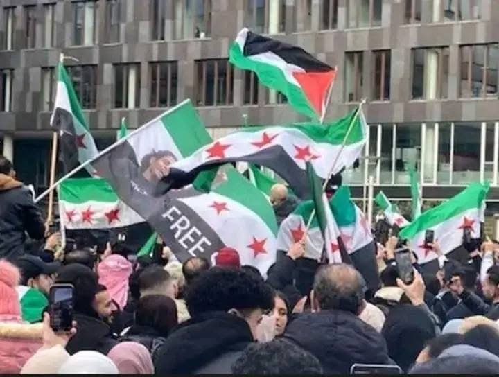 DEUTSCHLAND IM SCHOCK NACH POLITISCHER EXPLOSION Deutschland erwachte in einem Zustand politischer Unruhe, nachdem zwei Ereignisse die Nation erschütterten – die explosiven Aussagen von Oppositionsführer Friedrich Merz über Abschiebungen nach Syrien und der