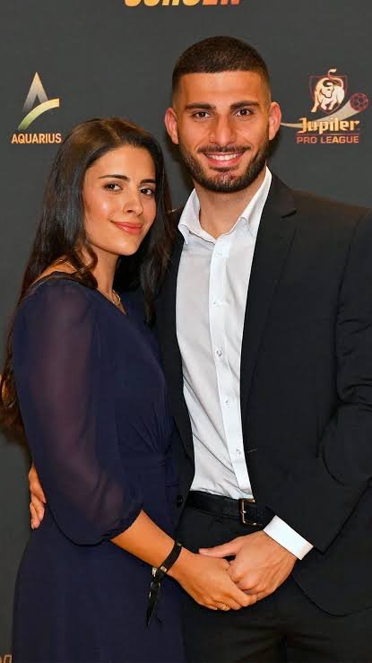 Eilmeldung aus Stuttgart: Beim VfB herrscht plötzlich höchste Alarmstufe! Deniz Undav wurde aufgrund eines unerwarteten familiären Notfalls sofort aus dem Teamkontext genommen. Der Verein reagierte umgehend und stellte klar, dass Undavs Wohl und seine Familie jetzt absolute Priorität haben. Die Nachricht traf Mannschaft und Fans gleichermaßen überraschend und sorgte für große Besorgnis. Noch ist unklar, wie lange der Stürmer ausfällt – doch eines steht fest: In Stuttgart rückt nun alles andere in den Hintergrund.