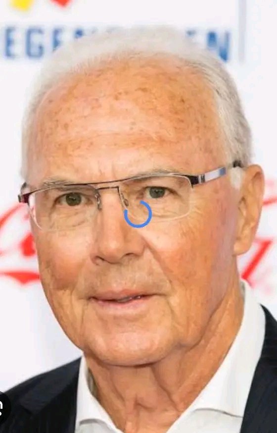 SCHOCKWELLEN IN MÜNCHEN! 💣💥 In Fan-Communitys sorgt ein plötzlicher Wirbel an Spekulationen rund um Bayern-Ikone Franz Beckenbauer für gewaltige Aufmerksamkeit. Sein Name flutet wieder die sozialen Medien, Erinnerungen werden wach, Emotionen schießen hoch. Die Fans diskutieren leidenschaftlich, posten Erinnerungen an den „Kaiser“ und fragen sich, was hinter den neuen Gerüchten steckt. Bedeutet dieser unerwartete Fokus eine große Ankündigung, ein Tribute-Projekt oder etwas völlig anderes? Die Spannung steigt stündlich!