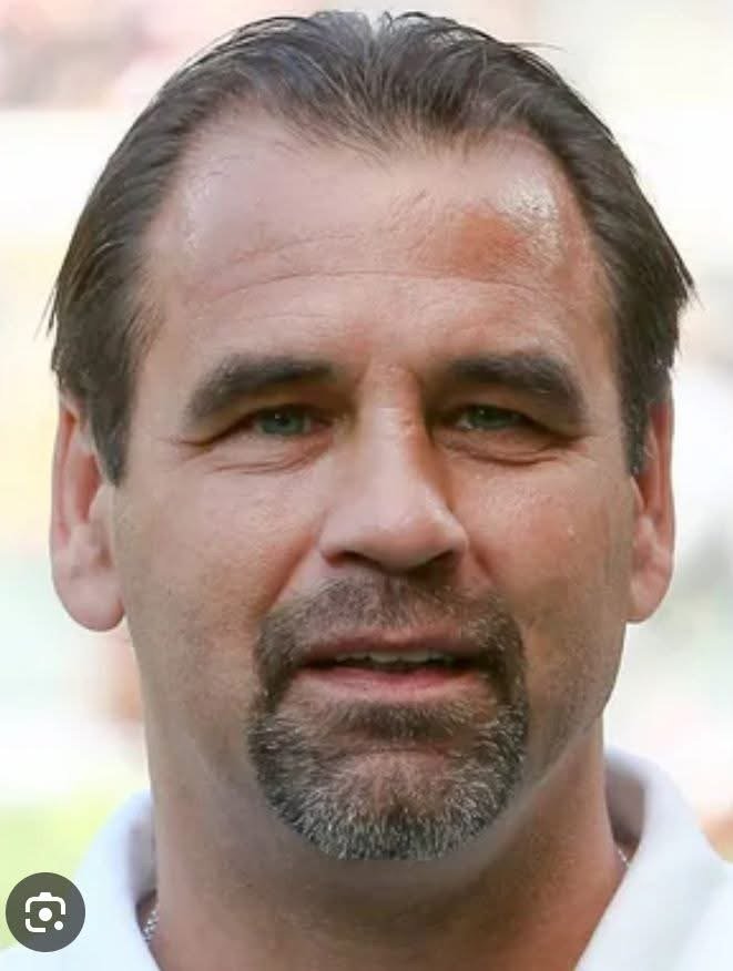 Die gesamte Bayer Leverkusen steht hinter Ulf Kirsten