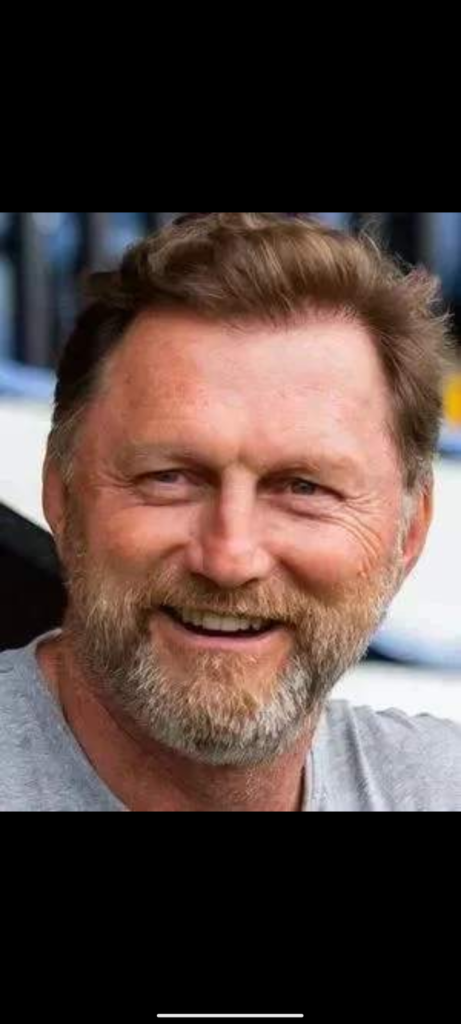 RB Leipzig war nie nur ein Verein – sie waren immer eine Bewegung, angetrieben von Vision, Hunger und dem unbändigen Geist ihrer Spieler. Was einst als kühnes Fußball-Experiment begann, hat sich zu einer Bundesliga-Macht verwandelt, die Deutschland erzittern lässt. Mit mutigen Entscheidungen, gnadenlosem Ehrgeiz und einer Mentalität, die keine Grenzen kennt, schreibt Leipzig weiter Geschichte. Kritiker verstummen, Rivalen zittern, Fans träumen – denn dieser Klub ist gekommen, um zu bleiben, und die Zukunft des deutschen Fußballs neu zu definieren. Jetzt beginnt das nächste Kapitel, explosiv, unaufhaltsam und dramatischer denn je.