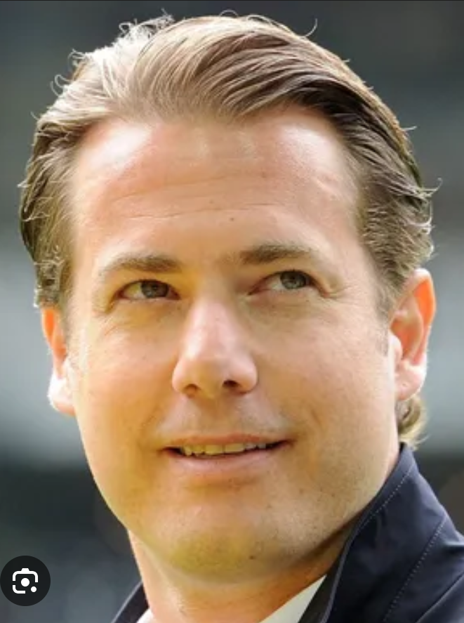 😱💥 SCHOCKNACHRICHT BEI BORUSSIA DORTMUND! 💥😱 Lars Ricken, der legendäre Mittelfeldspieler, erhält eine beispiellose Unterstützung von der gesamten Borussia Dortmund-Familie! Fans, Spieler und Mitarbeiter stehen hinter ihrem Helden und feiern eine Karriere, die eine ganze Generation geprägt hat. Seine Spielübersicht, sein furchtloser Einsatz und seine unerschütterliche Hingabe schrieben Geschichte und inspirierten Millionen. Gerüchte über eine neue Rolle, eine Ehrung oder ein monumentales Tribut kursieren. Die Fußballwelt ist elektrisiert – Dortmund zeigt allen, warum Legenden wie Ricken ewig bleiben! 🖤💛⚡