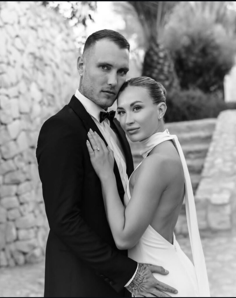 Leipzigs Starspieler David Raum erlebt gerade den wohl emotionalsten Moment seines Lebens: Zusammen mit seiner Partnerin Katharina begrüßt er ihren neugeborenen Sohn in der Welt