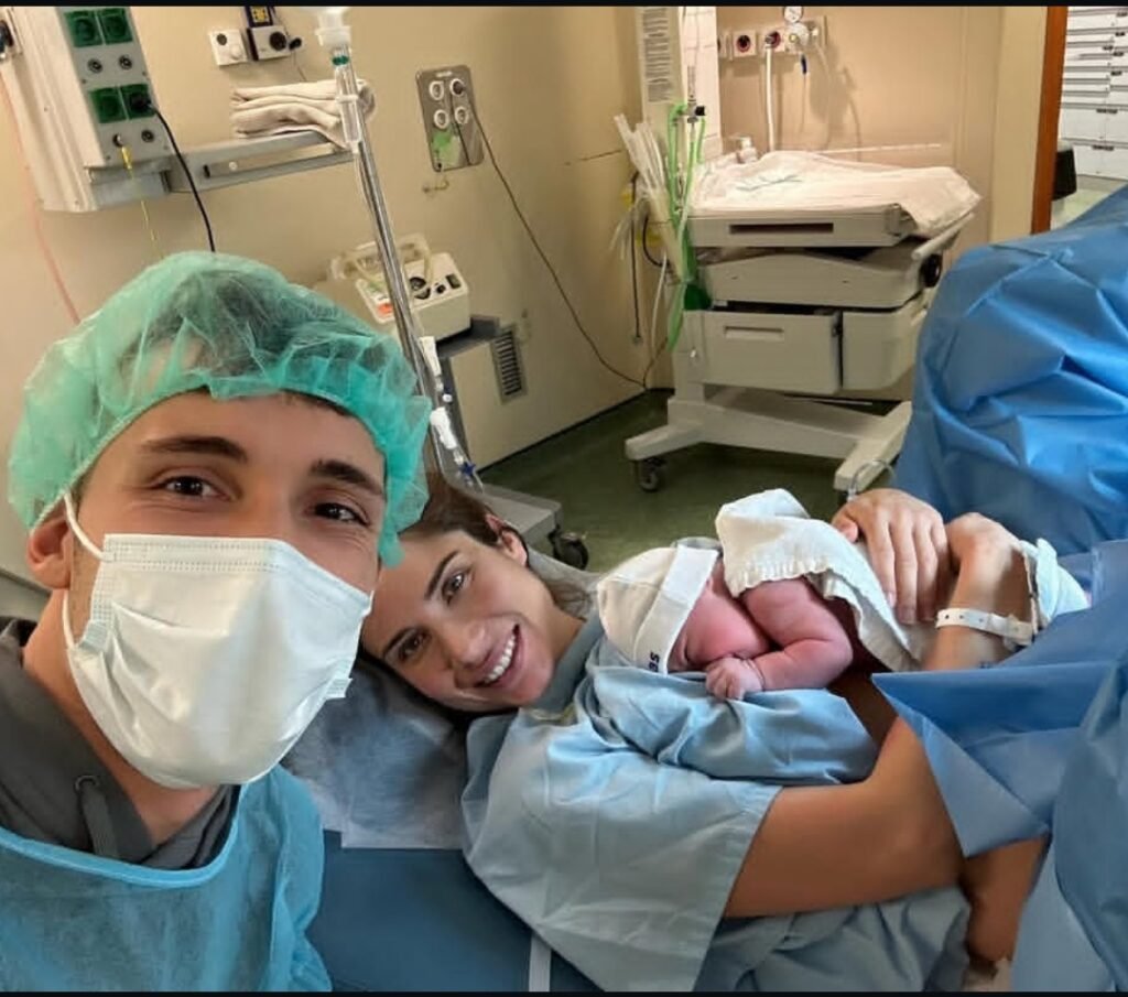 Ein neues Kapitel beginnt: Alejandro Grimaldo und Partnerin begrüßen ihr erstes Kind-Ein ganz besonderer Lebensabschnitt hat für Fußballprofi Alejandro Grimaldo und seine Partnerin begonnen: