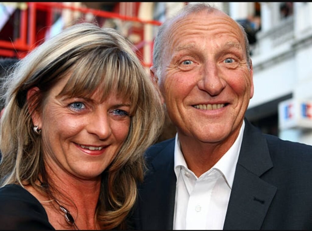 Borussia-Mönchengladbach-Legende Wolfgang Kleff feiert mit seiner Ehefrau Goldene Hochzeit – Fans weltweit ehren das Vereinsidol