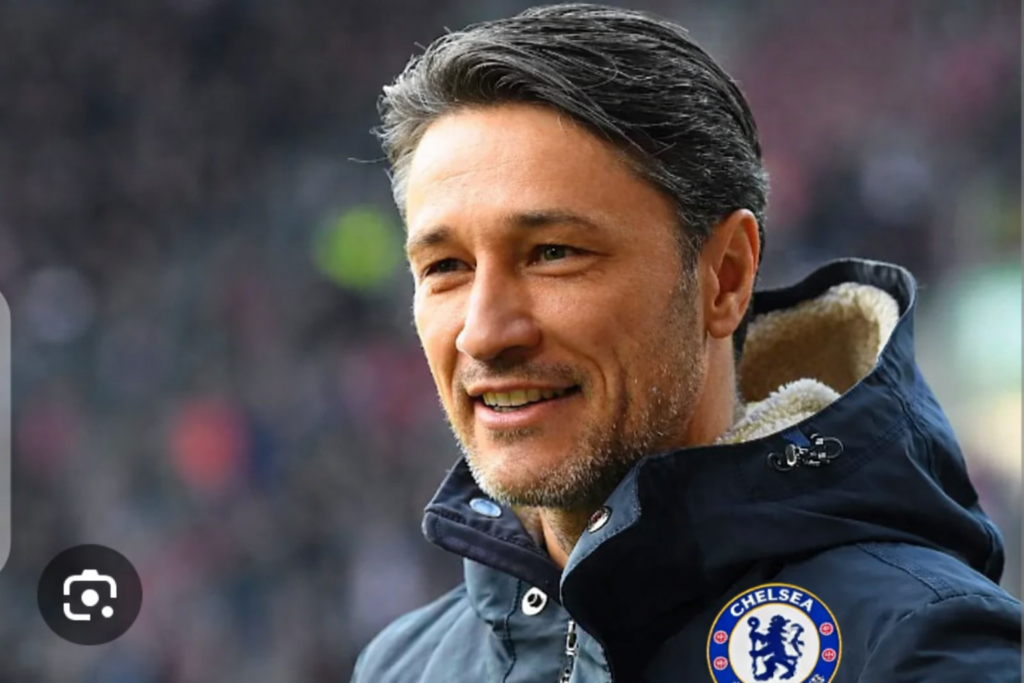 🚨 FUSSBALL-BOMBE! 🚨 Chelsea hat in ganz Europa ein Chaos ausgelöst – mit einer sensationellen Annäherung an NIKO KOVAC! Nur wenige Stunden nach dem Abgang von Enzo Maresca schlagen die Blues gnadenlos zu und nehmen den ehemaligen Bayern- und Monaco-Trainer ins Visier – ein Transfer, den niemand kommen sah. Die Entscheider an der Stamford Bridge glauben, dass Kovacs Siegermentalität, Disziplin und Elite-Erfahrung Chelseas turbulente Phase beenden können. Mit Red-Bull-Verbindungen, Premier-League-Erfahrung und großem Hunger ist dies ein möglicher Wendepunkt. London bebt. Europa schaut zu. Chelsea meint es ernst. 💥⚽