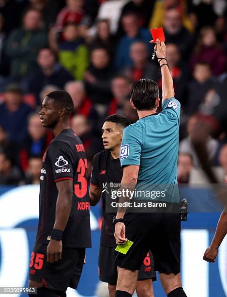 🚨💥 SPIEL-SKANDAL EXPLODIERT! 💥🚨 Eintracht Frankfurt gegen Bayer Leverkusen versinkt im CHAOS, nachdem der Schiedsrichter nach der schockierenden 1:3-Niederlage untersucht wird! 😡🔥 Wütende Fans schreien RAUB, die Kontroverse erschüttert den deutschen Fußball, das Vertrauen ist ZERSTÖRT! ⚖️⚽