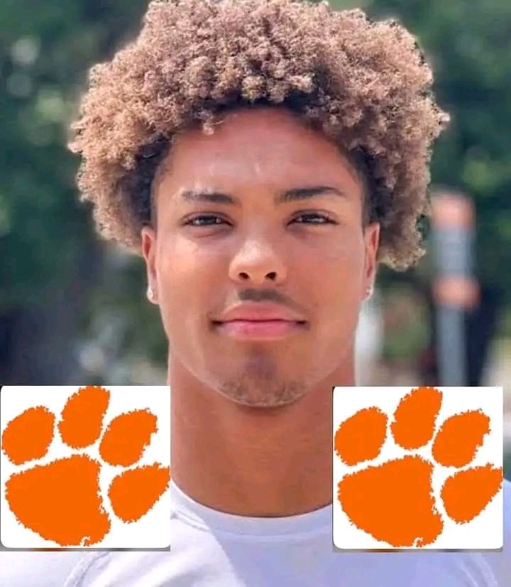 🔥 COLLEGE FOOTBALL SHOCKWAVE! 🔥 A 5-star wide receiver has just rocked the recruiting world with a jaw-dropping commitment to the Clemson Tigers football 🐅💥 Spurning powerhouse programs like the Florida Gators football, Texas Longhorns football, and Tennessee Volunteers football, the elite playmaker leaves fans absolutely stunned 😱🔥 Death Valley just landed a game-changer — and the SEC is officially on notice! 🚨🏈