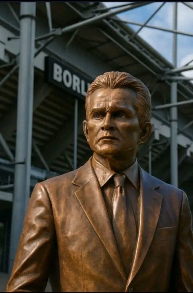 „Borussia Mönchengladbach setzt seiner größten Ikone ein Denkmal. 🐎 Zum 80. Geburtstag von Jupp Heynckes entsteht am BORUSSIA-PARK eine Statue für den Rekordschützen, Europapokalhelden und Welttrainer. Mit Stolz präsentiert von… (Vollständige Geschichte ansehen) ⬇️