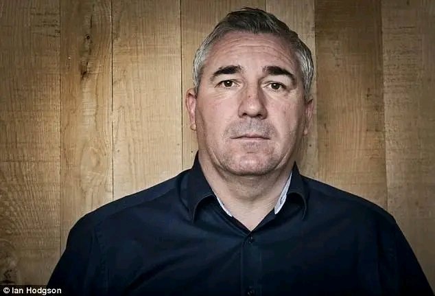 🚨⚽ BREAKING SHOCK AT HILLSBOROUGH! Electric excitement has exploded around Hillsborough Stadium after a stunning message from Dejphon Chansiri and the board of Sheffield Wednesday. Head coach Henrik Pedersen has reportedly made a blockbuster decision, announcing club legend David Hirst as the new key figure within the team’s structure. Fans erupted with emotion as the Owls icon returns, sparking fresh hope, pride, and belief that a powerful new era could be rising in Sheffield! 🦉🔥⚽