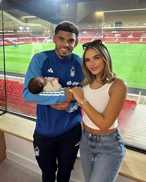 💔 EMOTIONAL MOMENT IN THE EPL 💔 Morgan Gibbs-White and his partner Britney Devilliers have touched hearts after sharing a deeply personal update. The Nottingham Forest FC star thanked fans for their overwhelming support, asking for privacy during this difficult time. Across the Premier League, messages of love and strength continue to pour in.