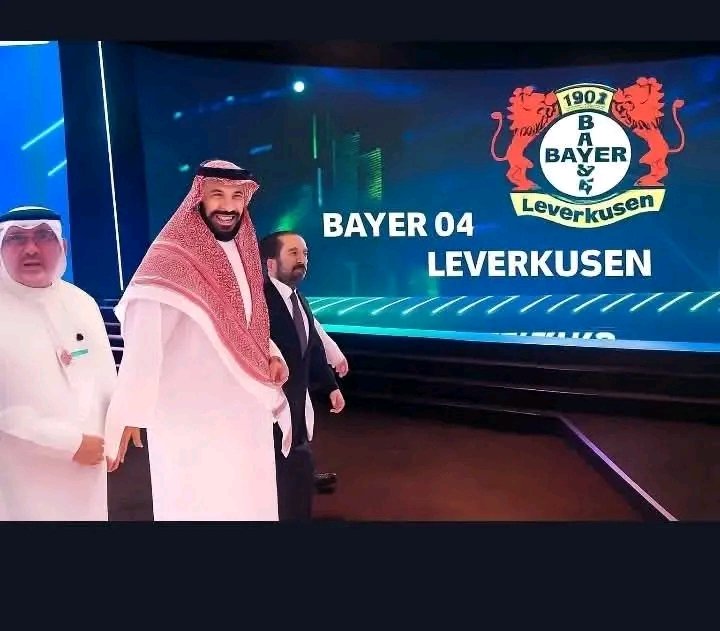 FUSSBALL-SCHOCK 💥 Bayer 04 Leverkusen könnte vor einem historischen Wendepunkt stehen, da ein gewaltiges Investment die Zukunft des Klubs grundlegend verändern würde. Ein möglicher Machtwechsel, enorme finanzielle Mittel und ehrgeizige Visionen sorgen für große Unruhe in der Bundesliga. Fans und Experten sind gleichermaßen sprachlos. 😱⚡🏟️