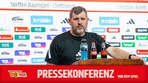 In einem emotionalen und explosiven Statement hielt sich Steffen Baumgart nicht zurück. Der erfahrene Train