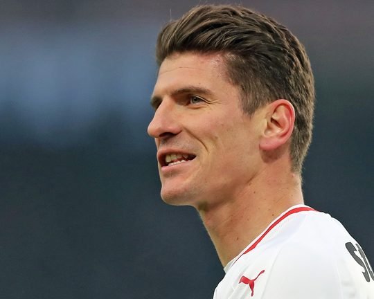 Mario Gómez erlebt familiäre Notlage — VfB Stuttgart reagiert sofort