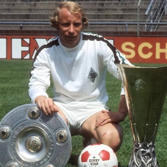 Große Freude in Mönchengladbach! Die Fans können ihr Glück kaum fassen, denn eine echte Vereinslegende steht offenbar vor der Rückkehr zu Borussia Mönchengladbach – und soll dabei sogar eine wichtige und einflussreiche Rolle im Klub übernehmen.