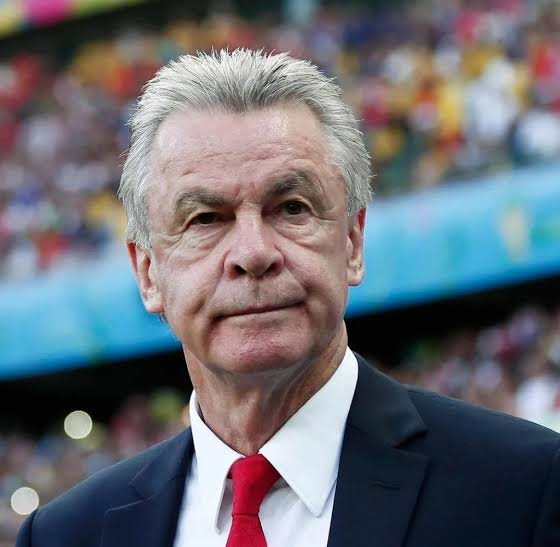 Schockwellen aus Dortmund: Fußballwelt in banger Sorge um Trainerlegende Ottmar Hitzfeld Eine Nachricht erschüttert Fans rund um den Globus: Berichte über den ernsten Gesundheitszustand von Ottmar Hitzfeld lassen die Fußballwelt den Atem anhalten. Die Ikone von Borussia Dortmund steht sinnbildlich für Erfolge, Leidenschaft und Größe – nun vereinen sich Anhänger, Vereine und Weggefährten in Hoffnung, Respekt und tiefer Anteilnahme.