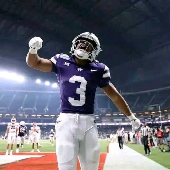 🚨 SHOCKING COLLEGE FOOTBALL BOMBSHELL! ⚡ Linkon Cure has stunned the nation by rejecting a massive $6.7 MILLION NIL offer from Tennessee—double his current deal! 😱💥 Allegedly targeted for the transfer portal, Cure stood his ground, declaring, “I’m not for sale.” Fans and analysts are in awe as the Kansas State star prioritizes loyalty and legacy over big-money temptations, sending shockwaves through college football. This decision cements him as a true Wildcat warrior, redefining commitment in today’s era of lucrative transfers. 🐾🔥
