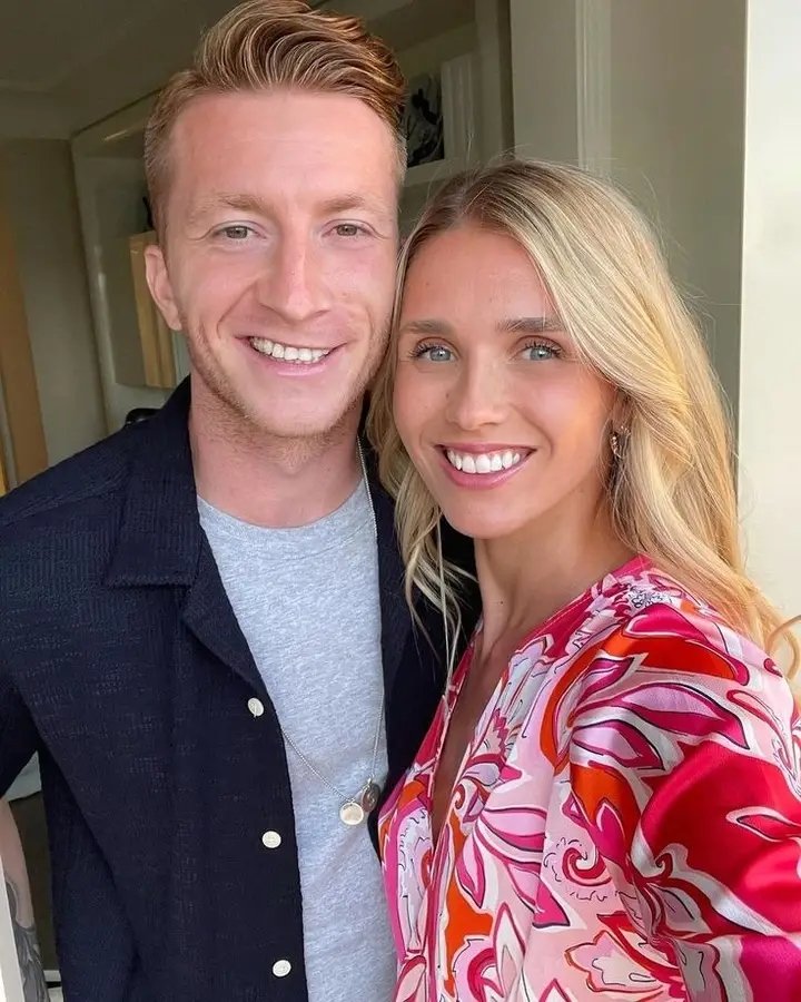 🚨💥 HERZZERREIẞENDE SCHOCKWELLE! 💥🚨 Die Fußballwelt steht unter Schock, während Marco Reus mit einer zutiefst emotionalen familiären Notlage kämpft. Innerhalb von Borussia Mönchengladbach sollen Spieler in Tränen ausgebrochen sein und sich geschlossen hinter ihre Ikone stellen. Fans auf der ganzen Welt senden Gebete und kraftvolle Botschaften der Unterstützung. In solchen Momenten verblassen Rivalitäten — es zählen nur noch Zusammenhalt, Mitgefühl und Stärke. Der Fußball steht still. 🙏⚽