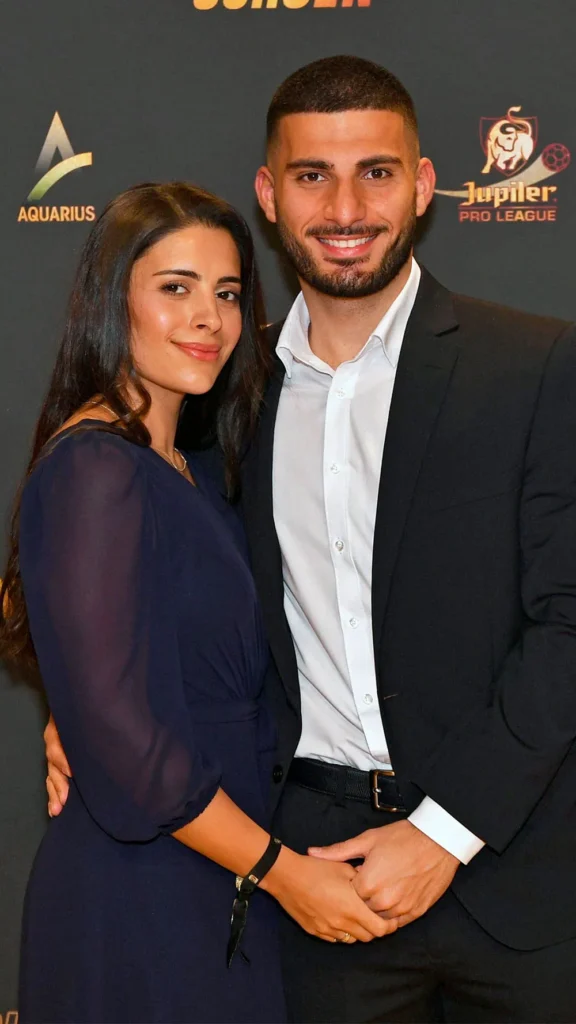 DIE GESAMTE STUTTGART-GEMEINSCHAFT STEHT HINTER DENIZ UNDAV