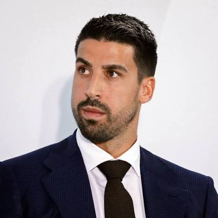 SCHOCKIERENDE NACHRICHT: Stuttgart-Legende Sami Khedira auf unbestimmte Zeit suspendiert – Zutritt zum Vereinsgelände untersagt