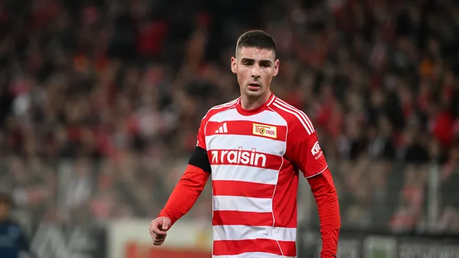 Ich möchte nicht für 1. FC Union Berlin spielen“, sagt Andrej Ilić heute Morgen im Training nach einem Missverständnis mit dem Cheftrainer, das auf Unstimmigkeiten über seine Rolle in der
