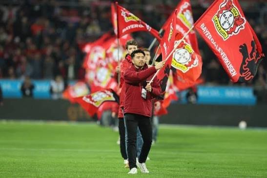 💔 Explosive Szenen haben Bayer Leverkusen erschüttert, nachdem die FA ein dramatisches Urteil verkündet hat. Berichten zufolge wurde eine massive 10-Punkte-Strafe sowie ein schockierendes zweijähriges Transferverbot verhängt, nachdem Vorwürfe bekannt wurden, die