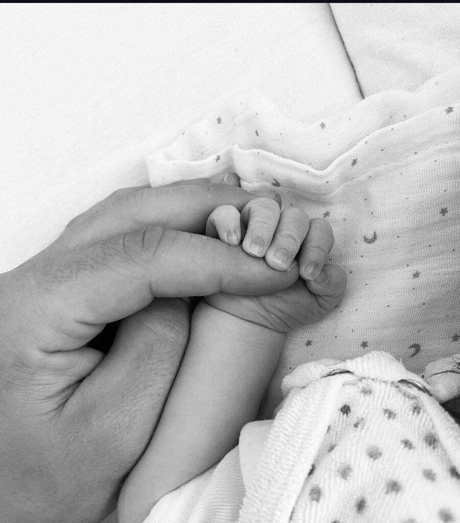 Baby-Glück bei Stuttgart: Fabian Bredlow wird Vater und rührt die Fußballwelt…..