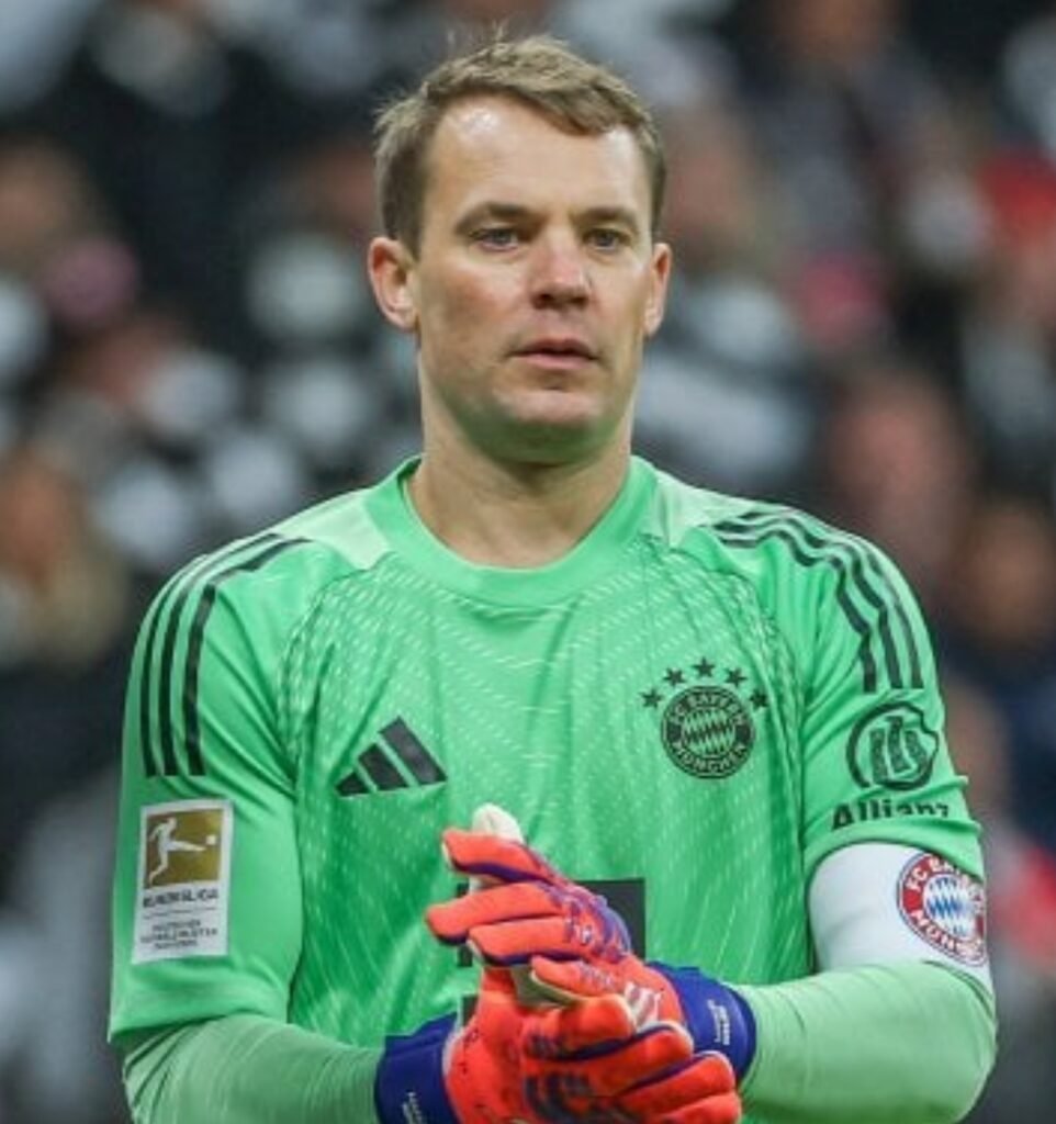 AUF WIEDERSEHEN, TRAURIGE NACHRICHTEN: Der Torwart von Bayern München, Manuel Neuer, hat offiziell seinen Abschied vom Team bekannt gegeben, nachdem er nicht genug Einsatzzeit erhalten hatte….