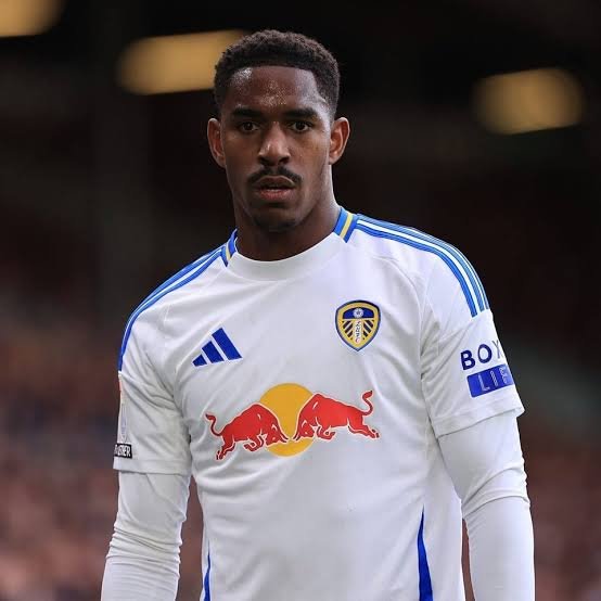 🚨 SHOCKING LEEDS UNITED NEWS! ⚡ Junior Firpo is reportedly set to be re-signed by Leeds United, and fans are furious! 😱💥 Supporters flood social media with outrage, questioning the club’s decision-making and strategy. Many feel the move is unnecessary, while others worry it could disrupt team dynamics. The backlash is intense, with debates raging about Firpo’s performance, value, and impact on the squad’s future. ⚽🔥