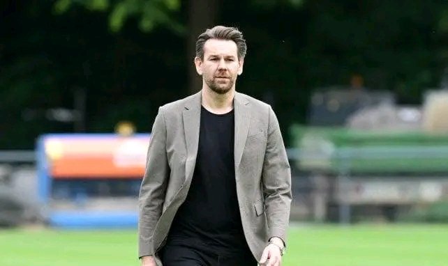 El 1. FC Köln mantiene abierta su decisión sobre el entrenador para la próxima temporada. El director deportivo Thomas Kessler aseguró que no hay prisa por definir si René Wagner continuará como técnico principal. Tras sustituir a Lukas Kwasniok, Wagner sumó resultados discretos pero logró asegurar la permanencia. El club analizará con calma el futuro, mientras también evalúa posibles alternativas en el mercado.