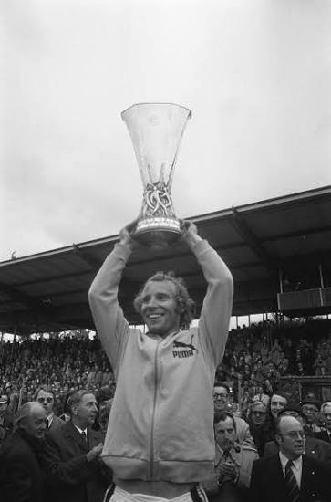 FREUDE IN MÖNCHENGLADBACH: Vereinslegende Günter Netzer vor spektakulärer Rückkehr in die Klubführung