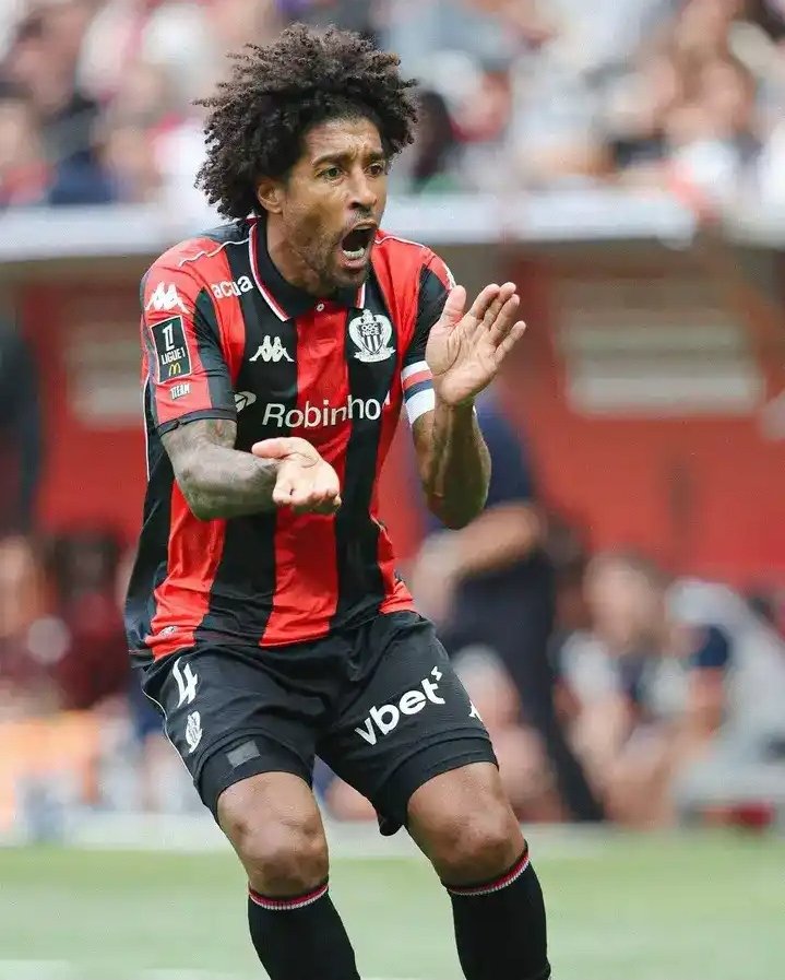 Bayern-Legende Dante kehrt 11 Jahre nach seinem Abschied nach München zurück. Der 42-jährige Brasilianer übernimmt ab Juli 2026 die FC Bayern II/U23 von Holger Seitz. Nach seinem Karriereende in Nizza ist es seine erste Trainerstation. Nachwuchsleiter Jochen Sauer nennt ihn ein Vorbild, das „fast alles im Fußball erlebt hat“.