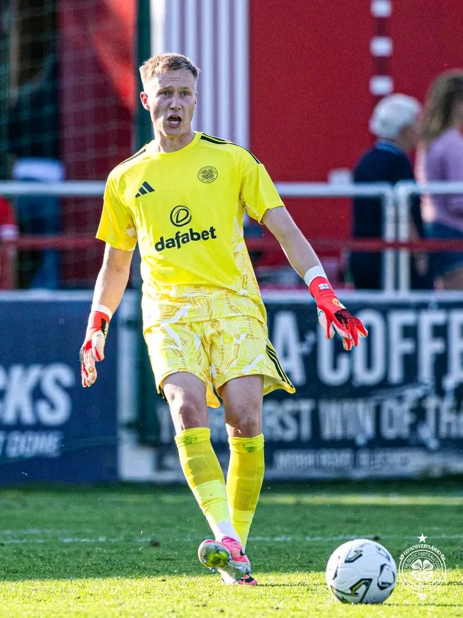SHOCK GOALKEEPER UPDATE: Is Celtic’s Young Star Ready to Become the Club’s Next No. 1? 🧤🔥